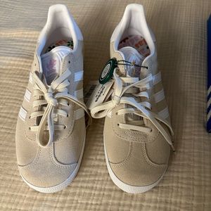 Adidas Gazelles women’s size 7.5